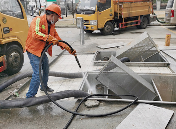 站前隔油池清理